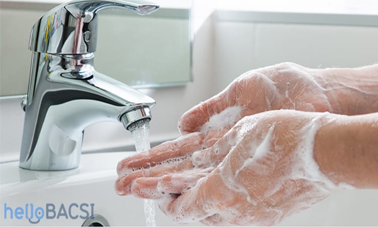 Sai lầm khi rửa mặt không rửa tay