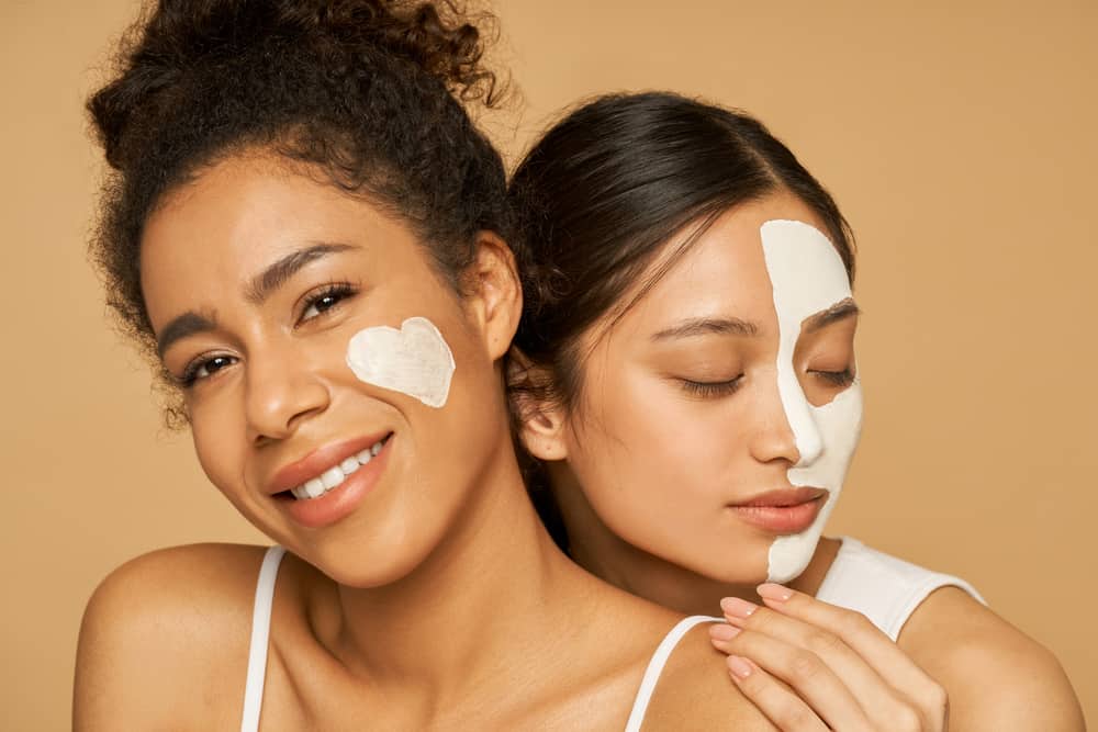 [Giãn cách xã hội] 4 sai lầm thường gặp khi chăm sóc da mặt tại nhà