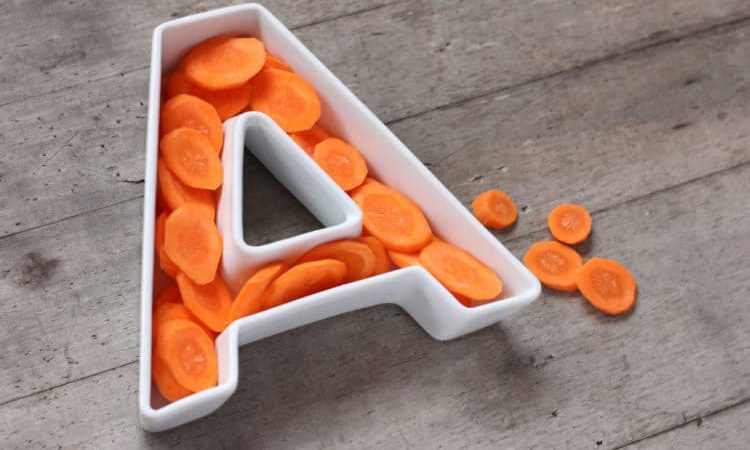 Sử dụng vitamin A như thế nào để trị mụn hiệu quả nhất?