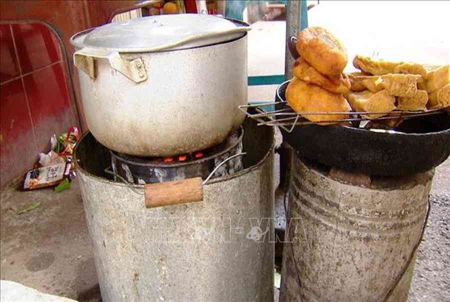 Xóa bỏ hoàn toàn bếp than tổ ong tại Hà Nội: Hành động mạnh mẽ để đạt mục tiêu
