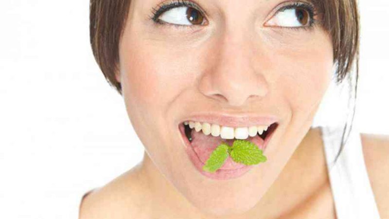 5 mẹo đơn giản chữa hôi miệng rất hiệu quả