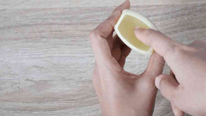 Vaseline có mấy loại? Vaseline hồng hay trắng tốt hơn?